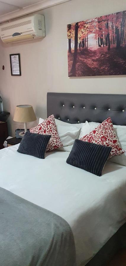 Garden Corner Guesthouse Beaufort West Exterior foto